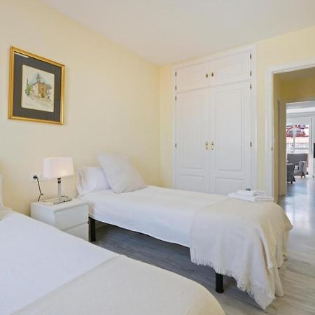 Apartamento En Calle Cuarteles De Dos Habitaciones Малага Экстерьер фото