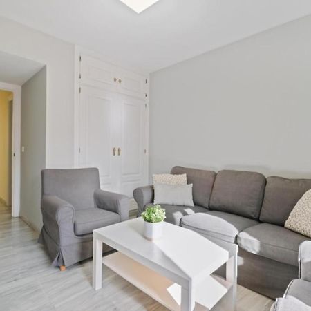 Apartamento En Calle Cuarteles De Dos Habitaciones Малага Экстерьер фото