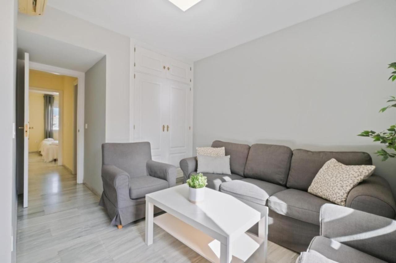 Apartamento En Calle Cuarteles De Dos Habitaciones Малага Экстерьер фото