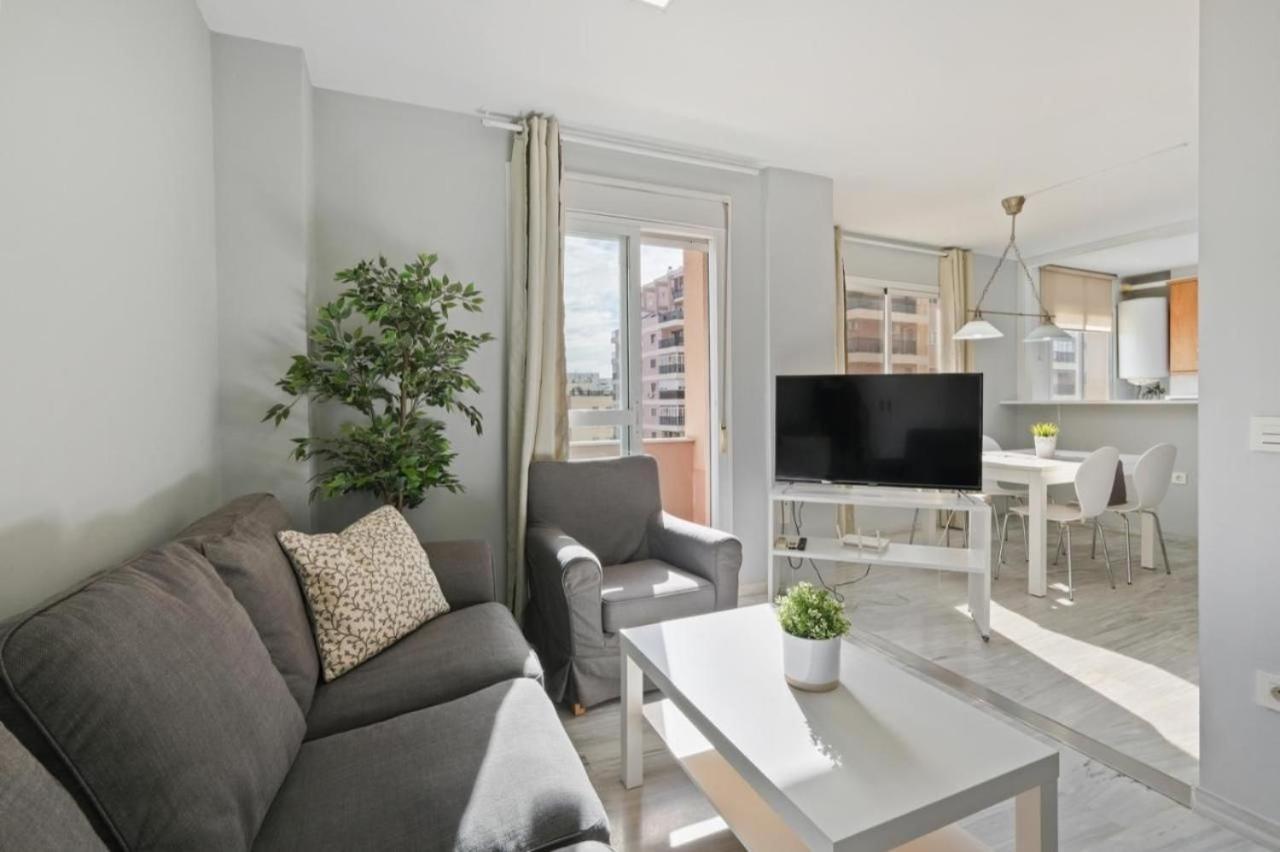 Apartamento En Calle Cuarteles De Dos Habitaciones Малага Экстерьер фото
