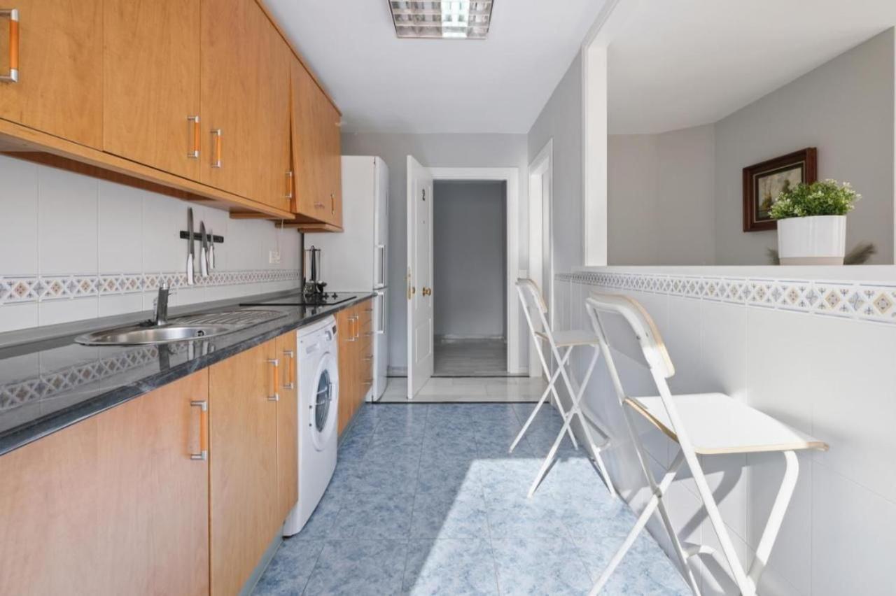 Apartamento En Calle Cuarteles De Dos Habitaciones Малага Экстерьер фото