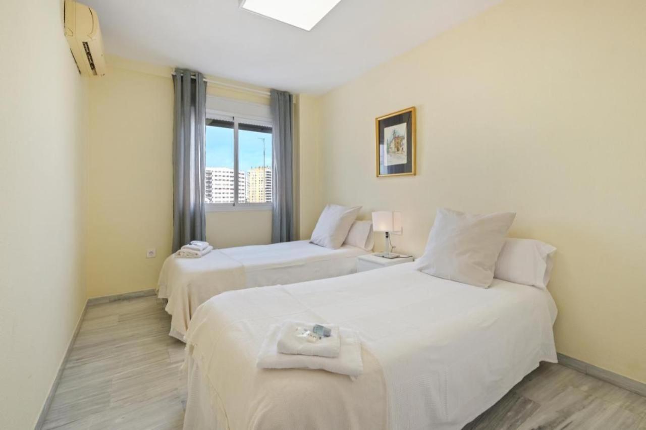 Apartamento En Calle Cuarteles De Dos Habitaciones Малага Экстерьер фото
